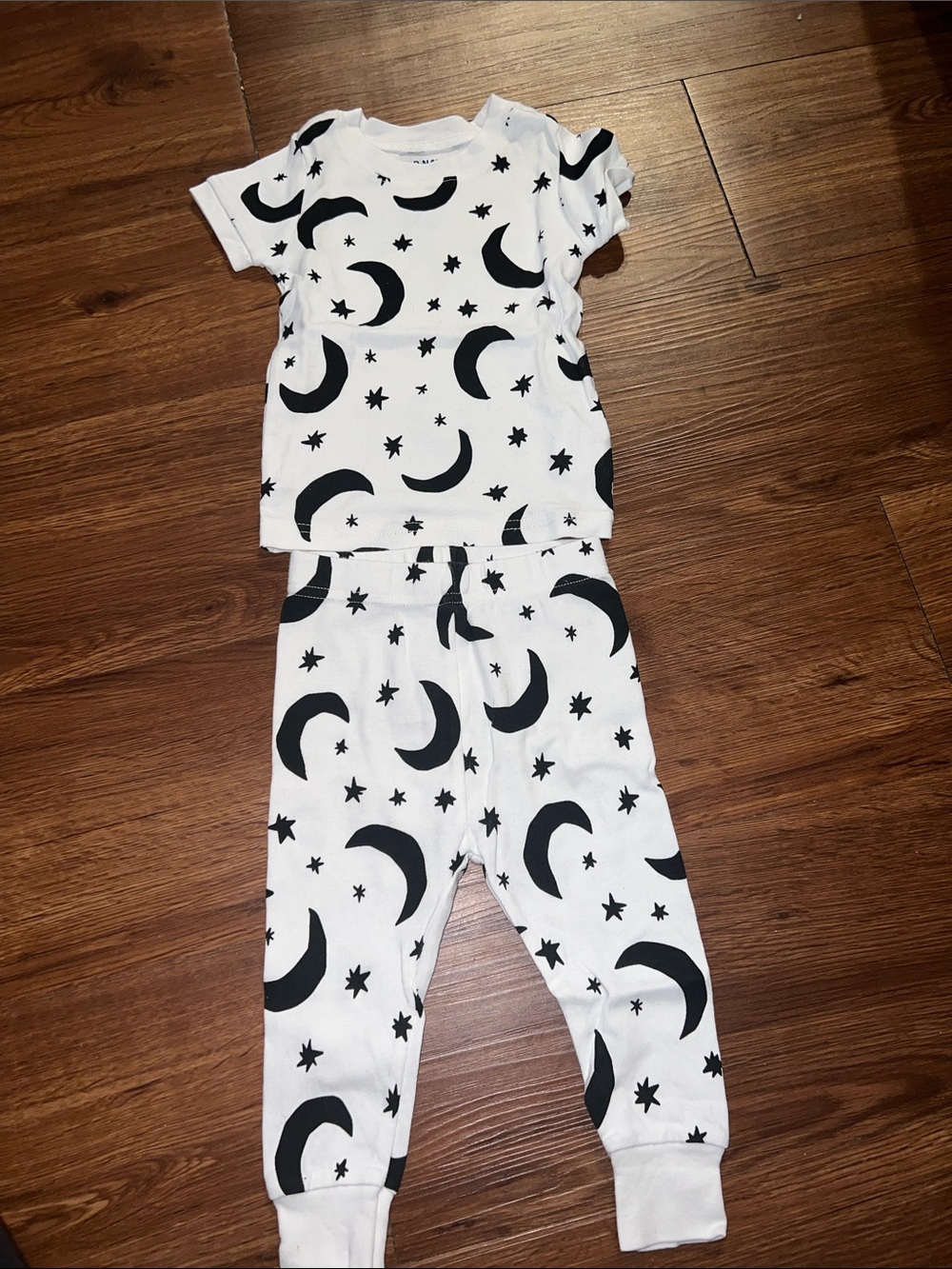Old Navy White and Black Moon & Stars Kids Pajama Set
